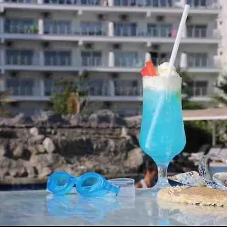 Long Beach Holiday