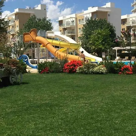 Long Beach Holiday Apartman Famaguszta